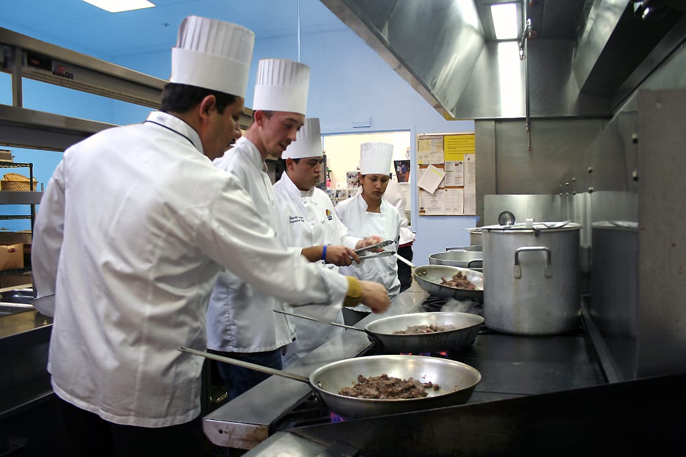 4 Things You Need to Know Before Becoming a Chef